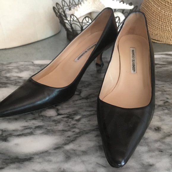 Manolo Blahnik Shoes - Manolo Blahnik Kitten Heel Pump